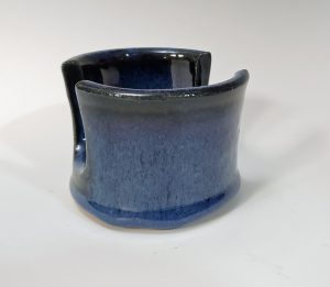 spongeholder in dark blue