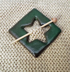 Square star shawl pin in dark green